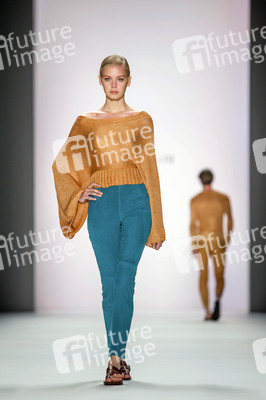 Shai Shalom Fashion Show auf der Mercedes-Benz Fashion Week Spring/Summer 2016