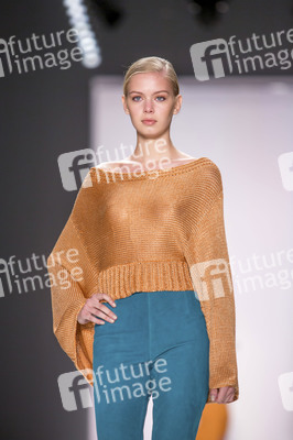 Shai Shalom Fashion Show auf der Mercedes-Benz Fashion Week Spring/Summer 2016