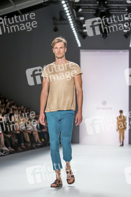 Shai Shalom Fashion Show auf der Mercedes-Benz Fashion Week Spring/Summer 2016