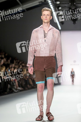 Shai Shalom Fashion Show auf der Mercedes-Benz Fashion Week Spring/Summer 2016