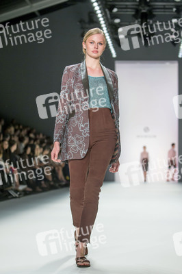 Shai Shalom Fashion Show auf der Mercedes-Benz Fashion Week Spring/Summer 2016