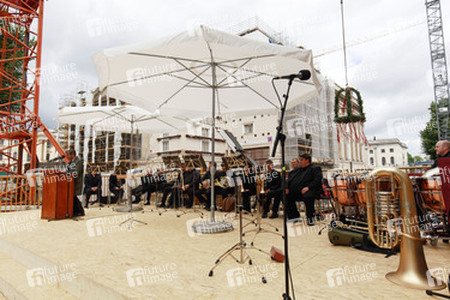 Deutsche Staatsoper Richtfest in Berlin