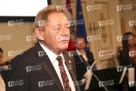 Verleihung des Großen Ehrenzeichens der Republik Österreich an Wolfgang Ambros in Wien