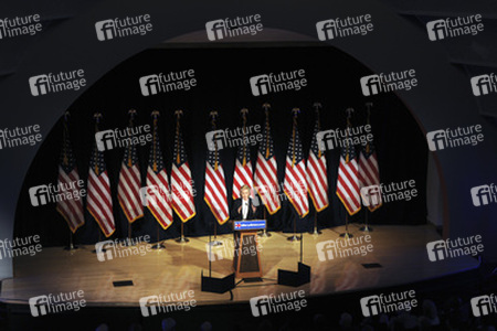 Hillary Clinton spricht in der New School in New York
