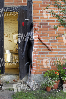 DOOR ART: Klotür / Toilet Door Bodypainting
