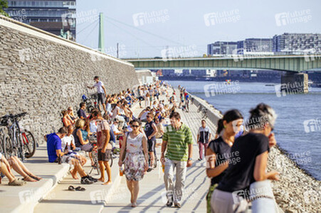 Rheinboulevard in Köln