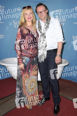Premiere der Show 'Seifen Oper' in Berlin