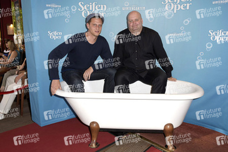 Premiere der Show 'Seifen Oper' in Berlin