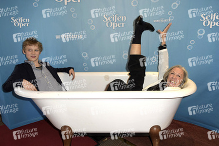 Premiere der Show 'Seifen Oper' in Berlin