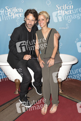 Premiere der Show 'Seifen Oper' in Berlin