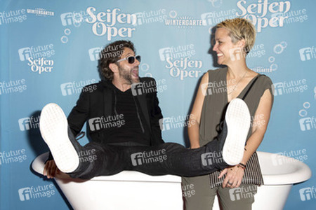 Premiere der Show 'Seifen Oper' in Berlin