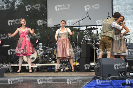 Angermaier Trachtenmodenschau in München