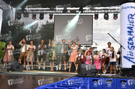Angermaier Trachtenmodenschau in München
