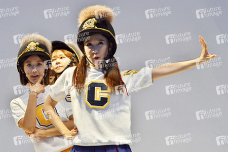 Auftritt von Crayon Pop Perform in Kawasaki