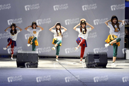 Way, Geummi, Soyul, Choa, Ellin (Crayon Pop)