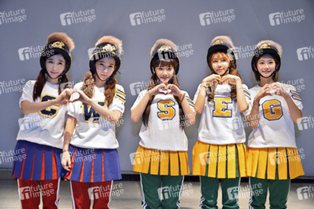 Choa, Way, Soyul, Ellin, Geummi (Crayon Pop)