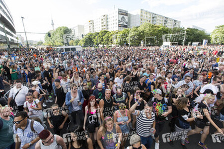 Techno-Demo 'Zug der Liebe' in Berlin