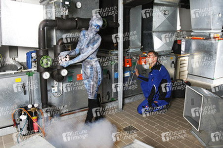 WORKING ART: Kälteanlagenbauer / Refrigeration Technician Bodypainting