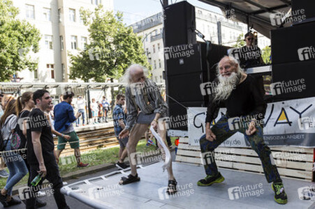 Techno-Demo 'Zug der Liebe' in Berlin