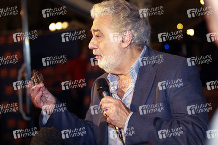 Maßnehmen von Placido Domingo im Wachsmuseum von Madrid