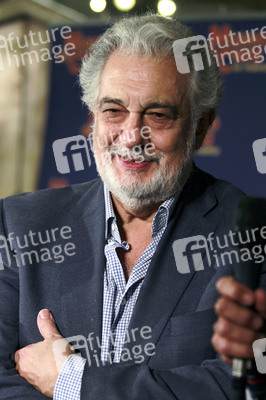 Maßnehmen von Placido Domingo im Wachsmuseum von Madrid