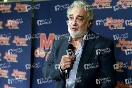 Maßnehmen von Placido Domingo im Wachsmuseum von Madrid