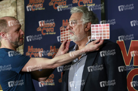 Maßnehmen von Placido Domingo im Wachsmuseum von Madrid