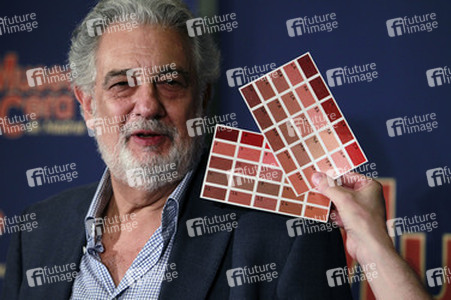 Maßnehmen von Placido Domingo im Wachsmuseum von Madrid