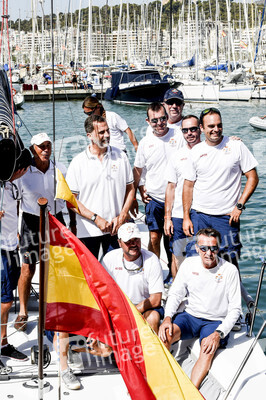 Felipe VI. von Spanien besucht die Aifos Crew in Palma de Mallorca