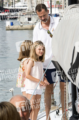 Die spanische Königsfamile an Bord der Aifos in Palma de Mallorca