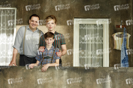 Charly Hübner, Oscar Brose, Lina Beckmann