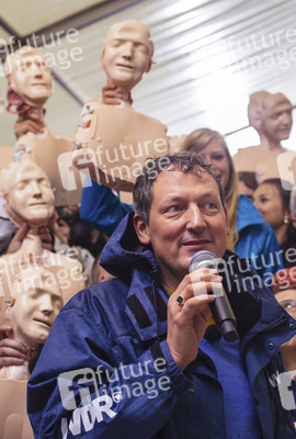 Erste-Hilfe-Aktion für 'Hirschhausens Quiz des Menschen' in Köln