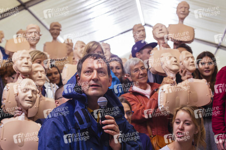 Erste-Hilfe-Aktion für 'Hirschhausens Quiz des Menschen' in Köln