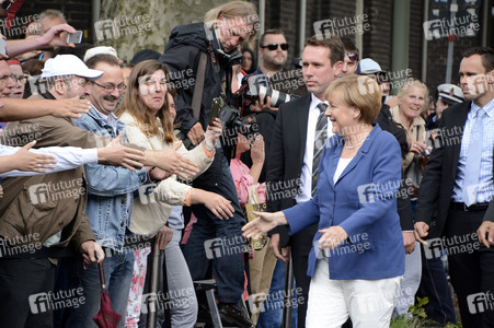 Angela Merkel besucht den Problemstadtteil Marxloh in Duisburg