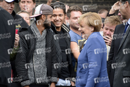 Angela Merkel besucht den Problemstadtteil Marxloh in Duisburg