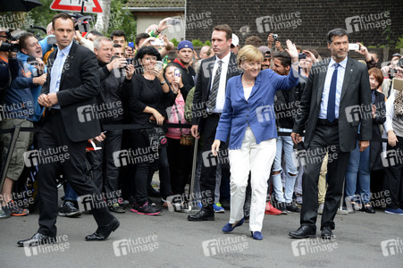 Angela Merkel besucht den Problemstadtteil Marxloh in Duisburg