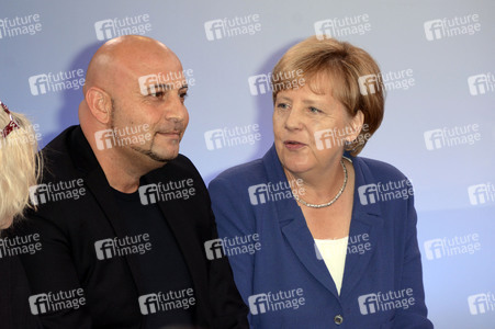Angela Merkel besucht den Problemstadtteil Marxloh in Duisburg
