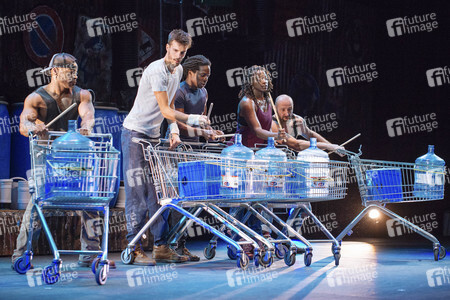 Fotoprobe zur Show 'Stomp' in Köln