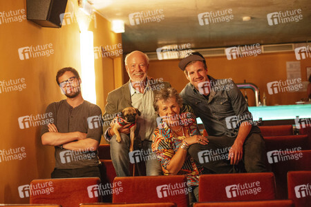 Preview zur WDR Comedy-Serie 'Die Mockridges - Eine Knallerfamilie