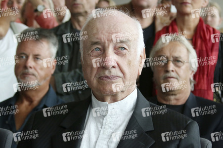 Ausstellungseröffnung 'Menschheitszirkus' in Ahrenshoop