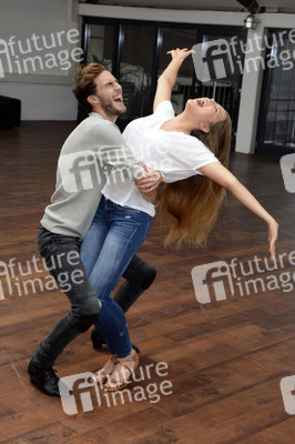 Joelina Drews und Marc Aurel Zeeb trainieren für 'Stepping Out' in Köln