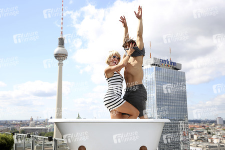 Fototermin zur Varieté Show 'Seifen Oper' in Berlin