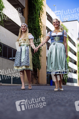 Foto-Shooting mit Models zum Thema 'Oktoberfest' und 'Dirndl' in Köln