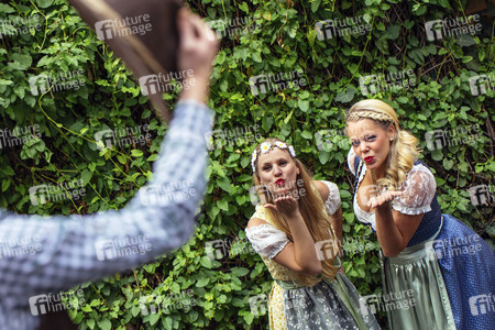 Foto-Shooting mit Models zum Thema 'Oktoberfest' und 'Dirndl' in Köln