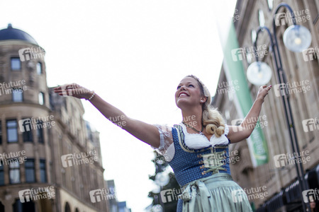 Foto-Shooting mit Models zum Thema 'Oktoberfest' und 'Dirndl' in Köln