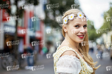 Foto-Shooting mit Models zum Thema 'Oktoberfest' und 'Dirndl' in Köln