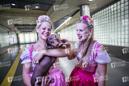 Foto-Shooting mit Models zum Thema 'Oktoberfest' und 'Dirndl' in Köln