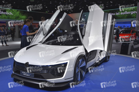 Zweiter Pressetag auf der IAA 2015 in Frankfurt
