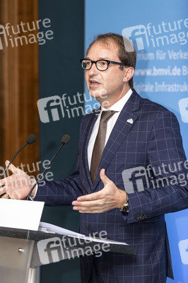 Pressekonferenz vom Alexander Dobrindt in Frankfurt