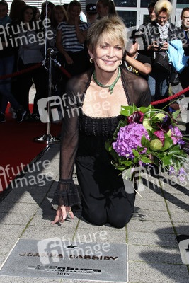 Joanna Cassidy enthüllt ihren Stern auf dem OLB-Walk of Fame
